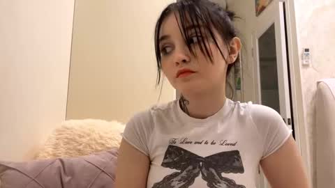 Katherine online show from January 6, 6:33 pm