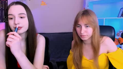 leslie_bird online show from November 4, 12:21 pm