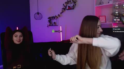 leslie_bird online show from March 19, 11:36 am