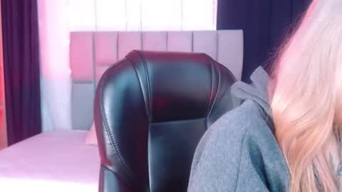 Less  online show from February 7, 11:12 am