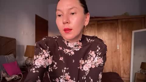 Snapshot of lessya_magic chatting on December 19, 10:24 am lessya_magic online show from December 19, 10:24 am