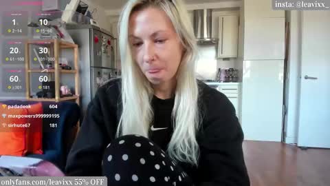 LeaVixx online show from October 30, 10:49 am