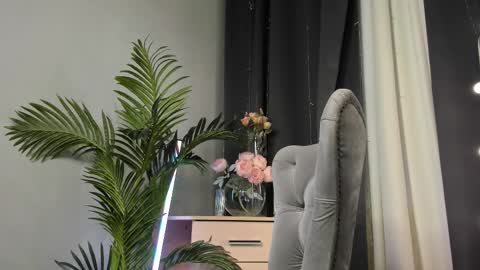 Vicki online show from September 18, 4:05 pm