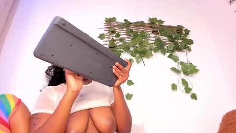 Lexieegrey online show from January 19, 3:30 pm