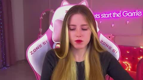 Lexi online show from December 2, 6:26 am