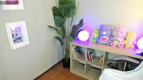 lexirouge           online show from December 1, 12:41 pm