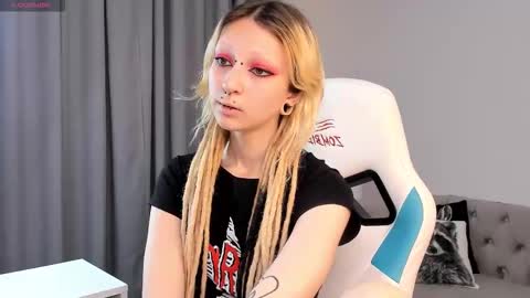 Lexy online show from October 17, 11:35 am