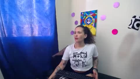 Snapshot of leyla_horny_bg chatting on September 23, 9:24 pm leyla_horny_bg online show from September 23, 9:24 pm