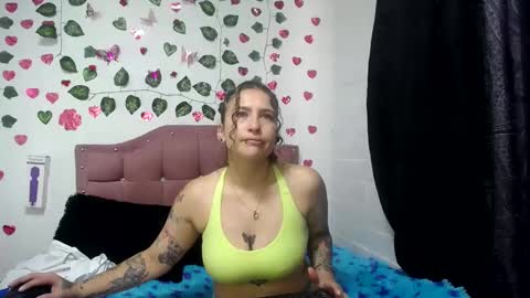 Snapshot of leyla_horny_bg chatting on February 5, 8:14 pm leyla_horny_bg online show from February 5, 8:14 pm