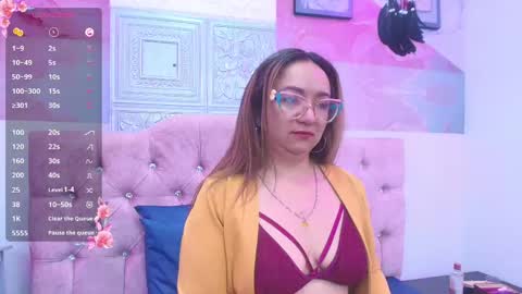 Snapshot of leyla_smithh chatting on October 1, 12:21 pm Leyla smithh online show from October 1, 12:21 pm