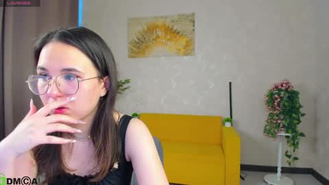 leylamirage online show from March 30, 12:16 pm