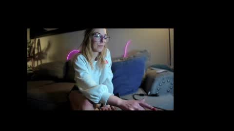 Hornystonerchick online show from December 23, 7:38 am