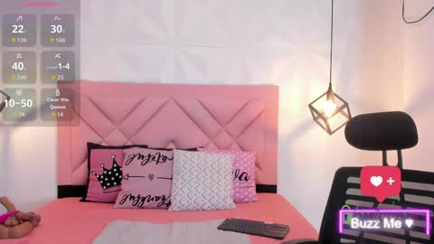 lia_harper_ online show from April 6, 5:25 pm