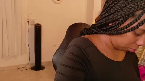 lia_mariana online show from November 1, 10:25 pm