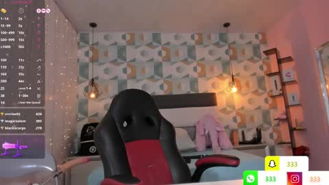 Snapshot of lia_roux1 chatting on February 20, 12:47 pm Camila online show from February 20, 12:47 pm