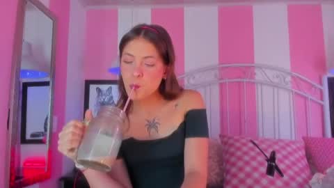 ---Liah--- online show from April 9, 9:20 pm