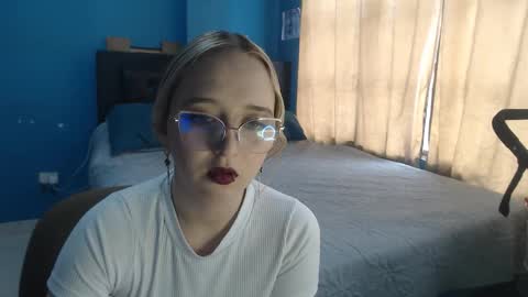 Lia Roberts online show from October 23, 12:22 pm