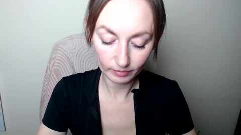 Lia online show from March 5, 2:46 pm