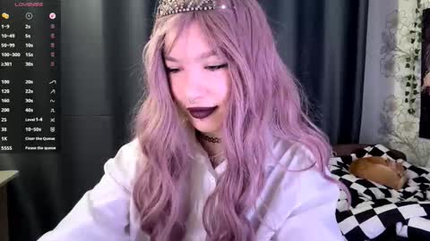 Snapshot of libbynading chatting on October 22, 8:47 pm Lola online show from October 22, 8:47 pm