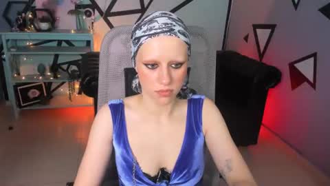 Hey My name is Lida online show from July 8, 9:22 am