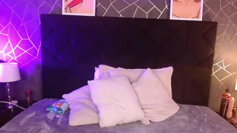 lia  online show from March 2, 7:20 pm