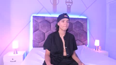 liiam_smith_ online show from January 10, 12:04 pm