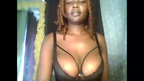 Snapshot of lil_shwaty chatting on December 7, 8:55 am brinna online show from December 7, 8:55 am