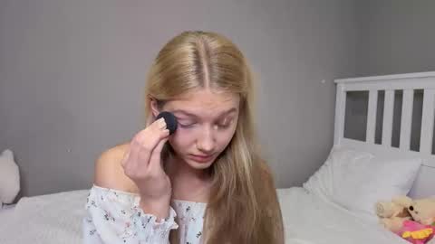 Emma online show from November 14, 10:04 am