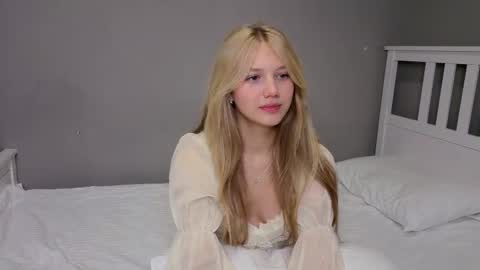 Emma online show from November 3, 9:02 am