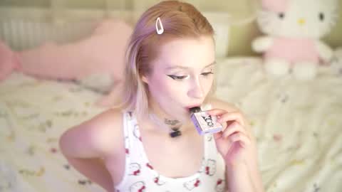 Rina  online show from November 29, 8:02 pm