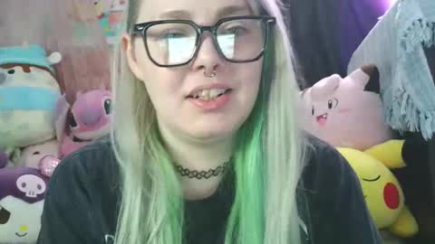 Snapshot of lilemmy1999 chatting on October 28, 7:52 pm emily ryanson online show from October 28, 7:52 pm