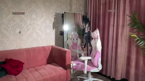 Lili online show from April 12, 1:47 pm