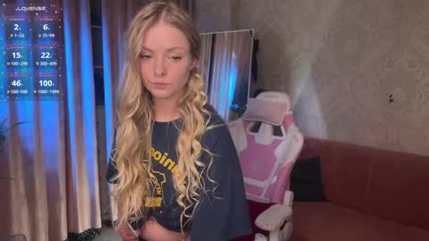Lili online show from June 2, 11:55 am