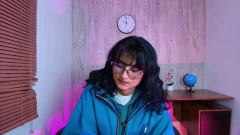 lili_clan online show from November 18, 4:02 am