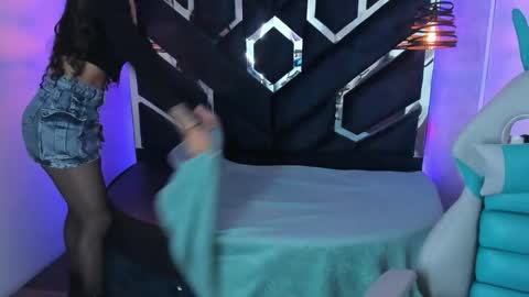 lili_evanss online show from November 9, 12:23 pm