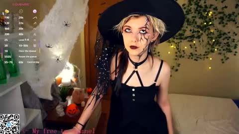 Lilian online show from October 31, 7:12 am