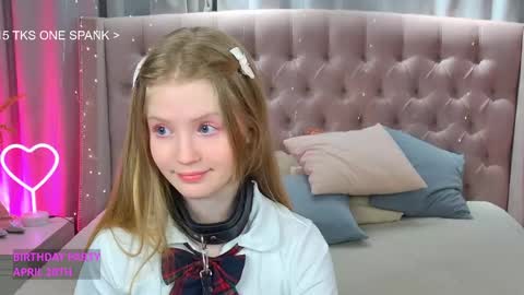 Lilian online show from April 12, 12:52 pm