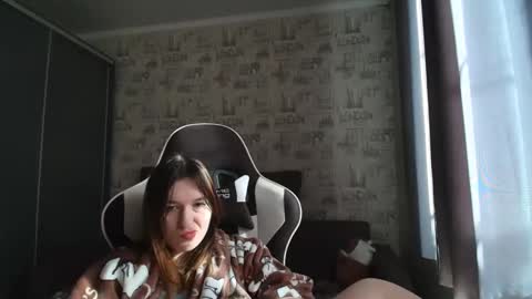 liliawoolf online show from March 11, 6:50 am