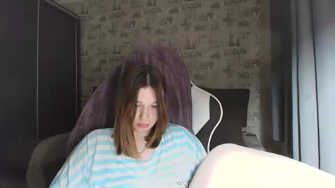 liliawoolf online show from December 20, 5:22 am