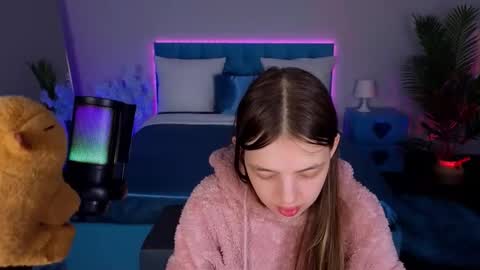 Lili Bakery online show from December 2, 3:52 am