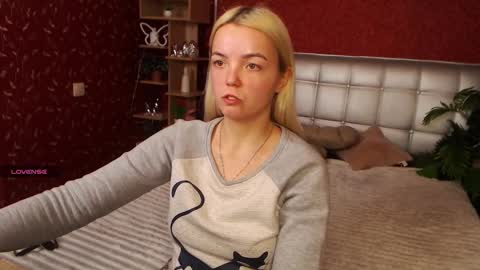 Lilie online show from February 10, 9:04 pm