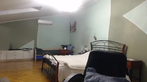 Lilie online show from March 8, 8:24 pm