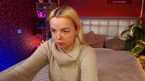 Lilie online show from February 17, 3:22 pm