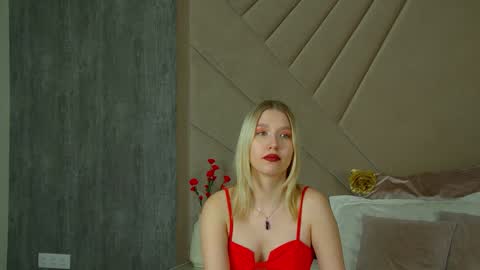 LiliLinn online show from January 22, 2:35 pm