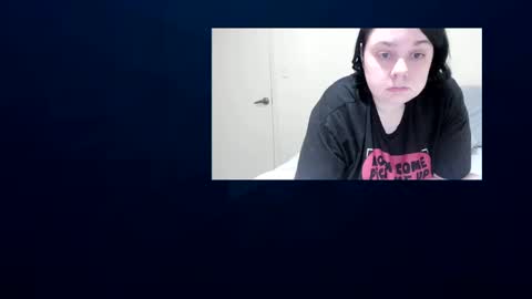 Snapshot of lilimariexx chatting on February 17, 9:21 pm Lili Marie online show from February 17, 9:21 pm