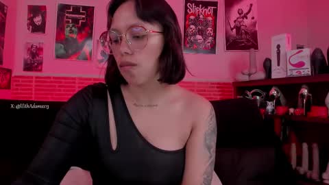 Snapshot of lilith_deveraux_ chatting on October 16, 3:03 pm MISTRESS LILITH online show from October 16, 3:03 pm