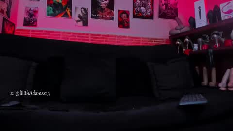 Snapshot of lilith_deveraux_ chatting on October 4, 5:50 pm MISTRESS LILITH online show from October 4, 5:50 pm