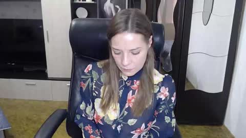 lilith small21 online show from October 8, 9:24 am