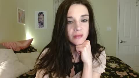 Snapshot of lillian_rose chatting on January 20, 3:48 am Lillian Rose online show from January 20, 3:48 am