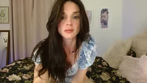 Snapshot of lillian_rose chatting on October 2, 4:06 am Lillian Rose online show from October 2, 4:06 am
